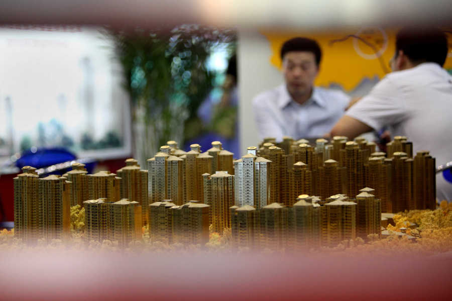 China s Rent and Housing Prices Drop Simultaneously Amid Weak Demand and Pessimistic Outlook