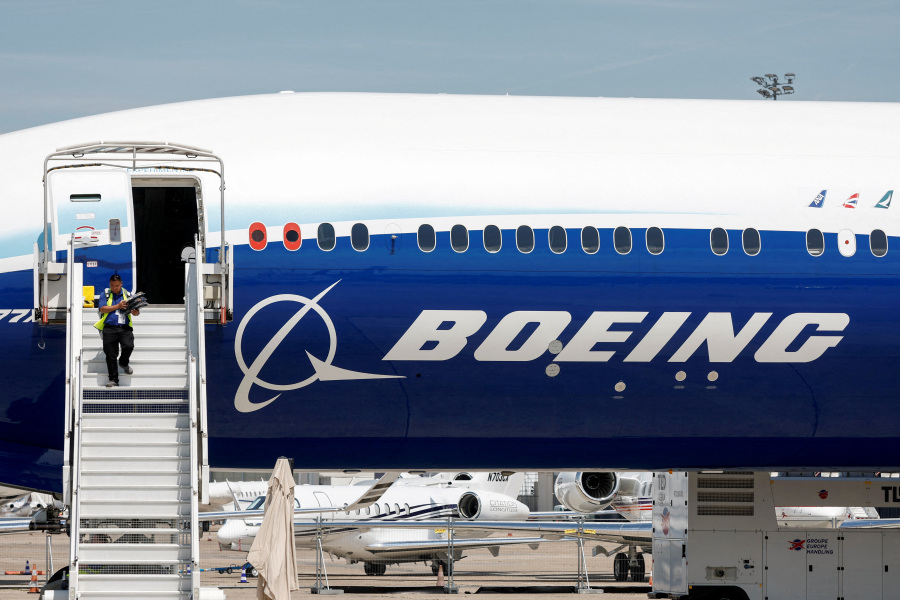 Boeing starts issuing layoff notices starting this week