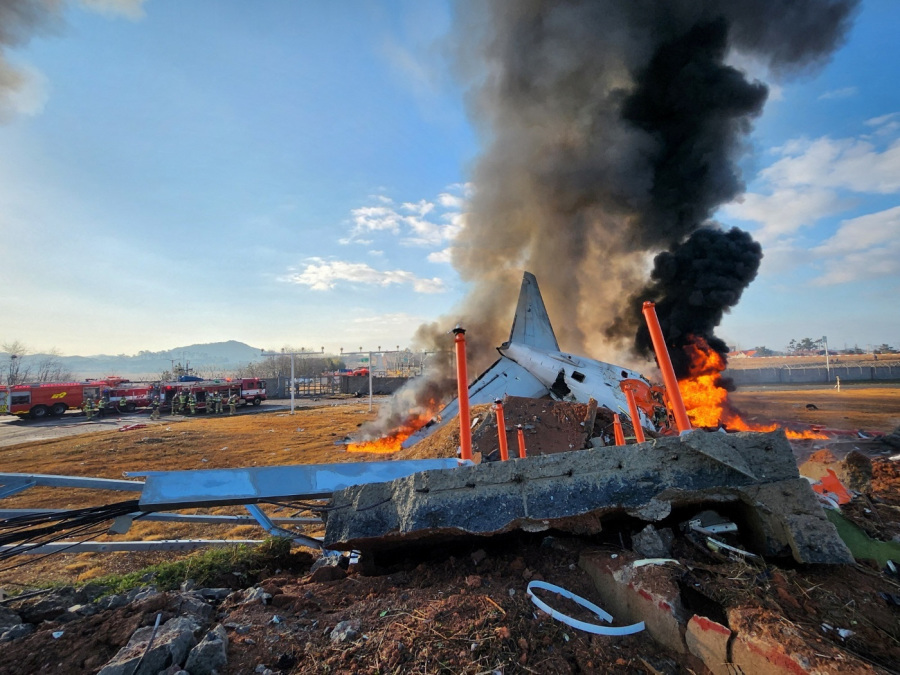 At least 28 dead in fiery aircraft crash in South Korea, Yonhap reports