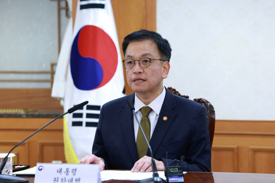 South Korea s acting president calls for national harmony and unity