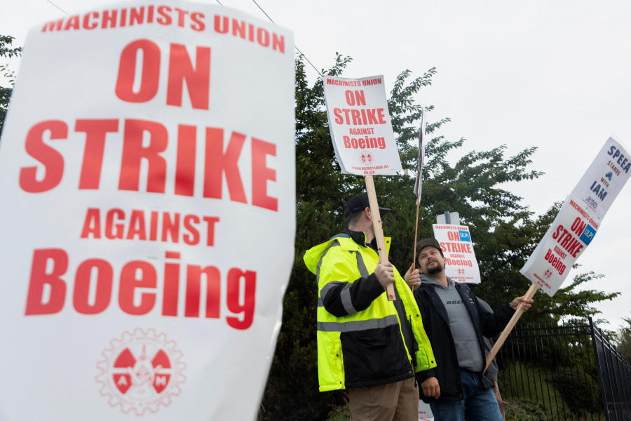 Boeing Eager to Return to Union Talks as Strike Shuts Factories