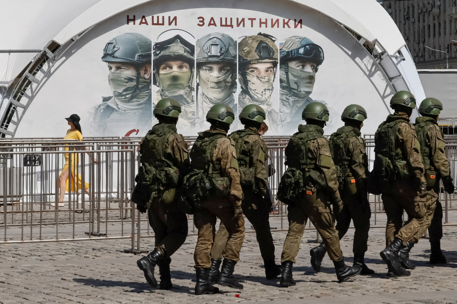 Putin Orders Russian Army to Expand by 180,000 Soldiers to Become 1.5 Million-strong