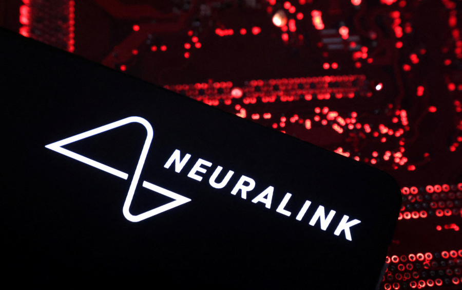 Musk s Neuralink Gets FDA s Breakthrough Device Tag for  Blindsight  Implant