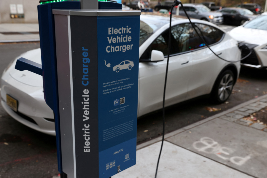 White House Touts $1 Billion Fund to Help Auto Suppliers Retool for EVs