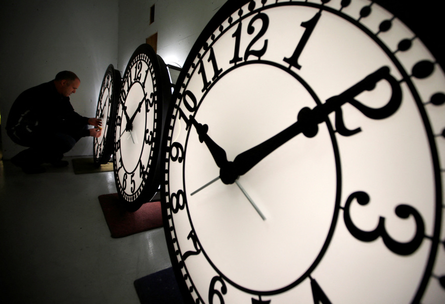 Explainer-What is US Daylight Saving Time and When Do Clocks Change