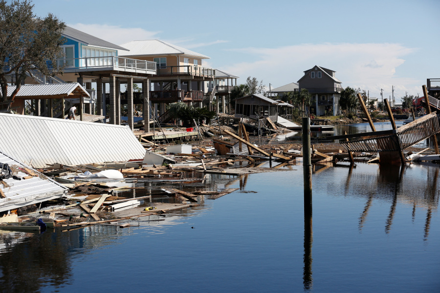 Harris Cuts Campaign Trip Short for Hurricane Helene Briefings