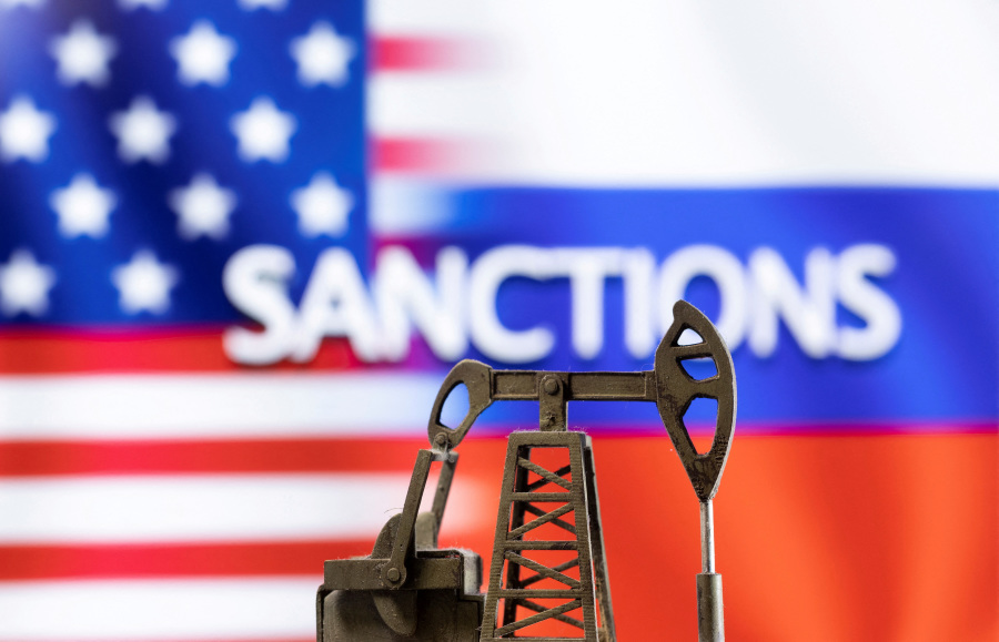 US to impose sanctions on Russian oil fleet, document shows