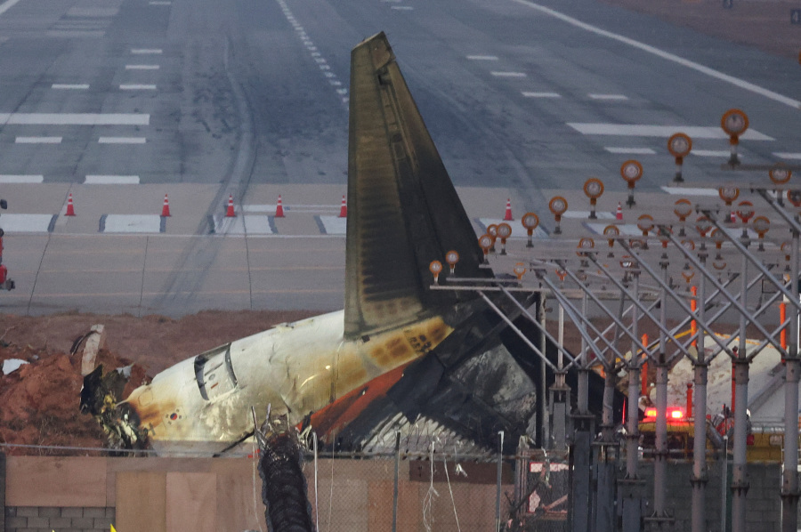 South Korea Jeju Air jet black boxes stopped recording 4 minutes before crash, ministry says