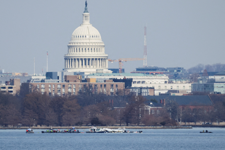 US figure skaters on board plane that crashed into Potomac River