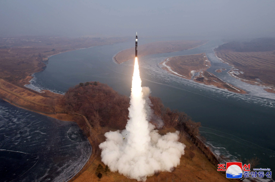 North Korea s Kim oversees successful test of new hypersonic missile