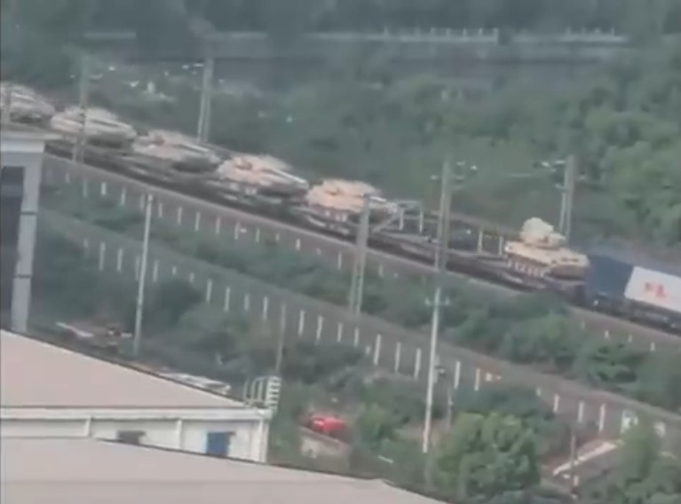 A report says another 4 generals and 9 lieutenant-generals fall; large movements of military vehicles suddenly appear on highways in several provinces