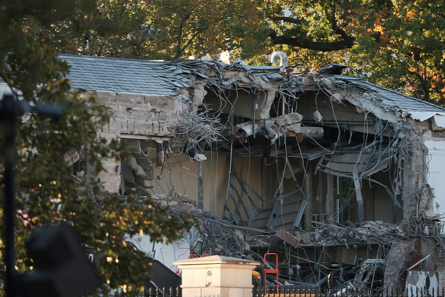 Trump begins demolition to prepare for White House ballroom