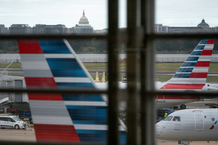 US finalizes domestic flight cuts to start at 4 on Friday