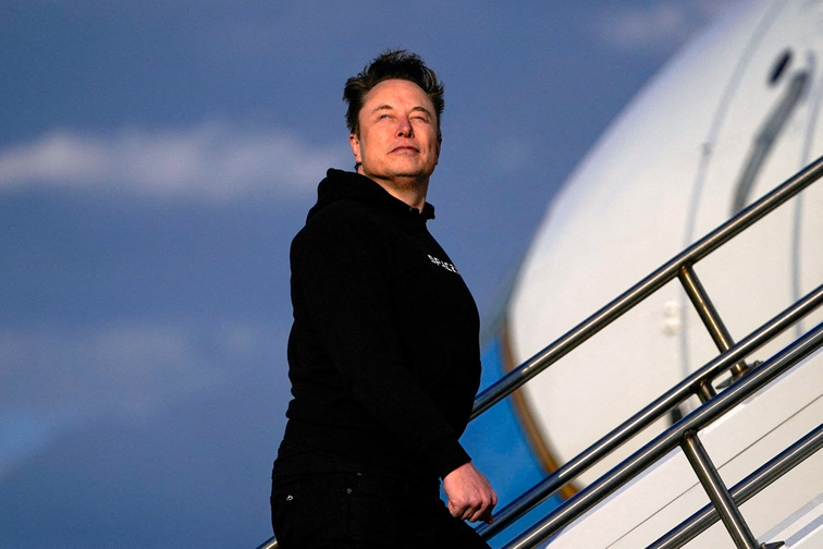 Elon Musk becomes first person worth $700 billion after court ruling on pay package