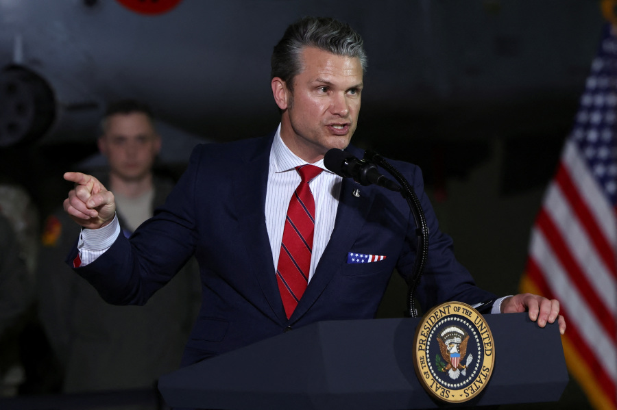 US warns Iran of consequences of supporting Houthis
