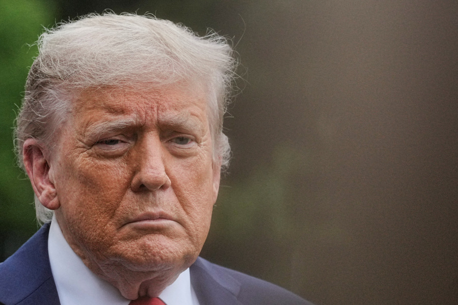 Trump Organization unveils self-branded mobile phone network