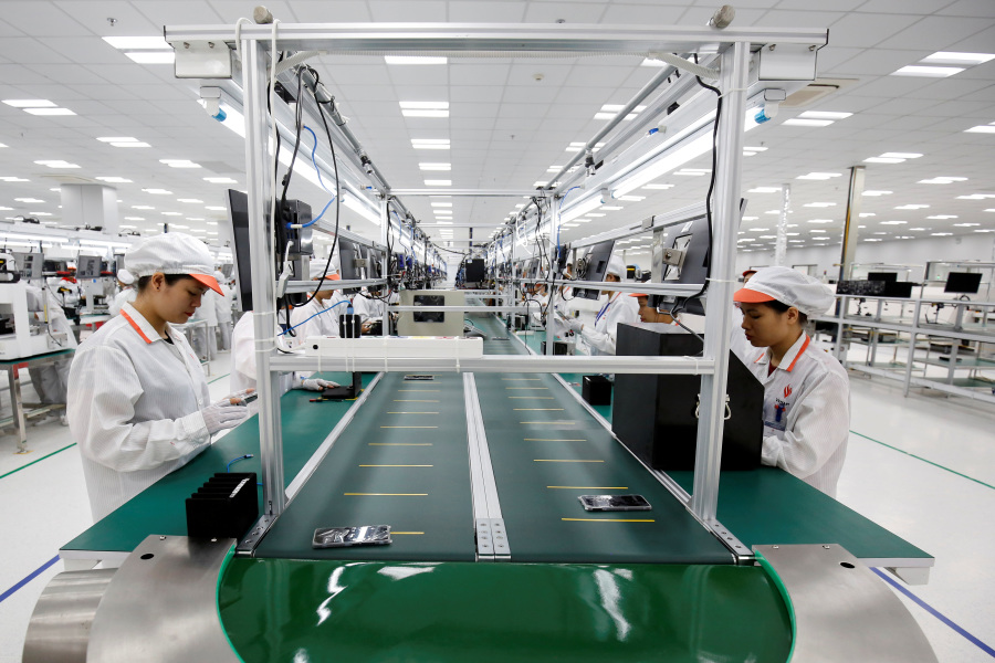 US pushes Vietnam to decouple from Chinese tech, sources say