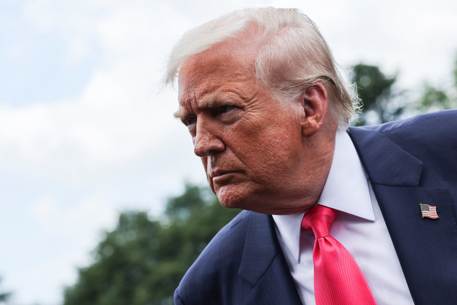 Trump says Zelenskiy should not target Moscow