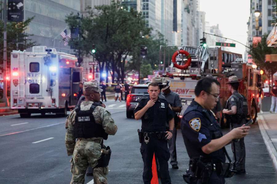 Police investigate motive behind deadly mass shooting in Manhattan office tower