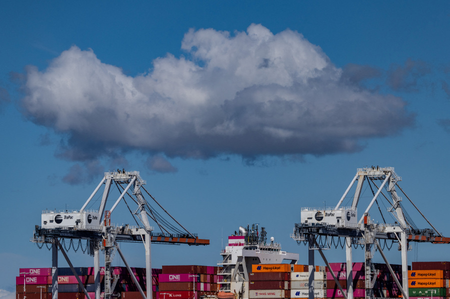 Trump signs order to end de minimis exemption for global commercial shipments