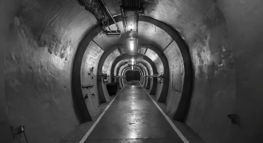 Zhongnanhai Disappears: Xi Can t Hide from It Even in a Hole