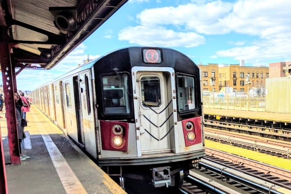 Trump orders new mediation for New York rail contract dispute