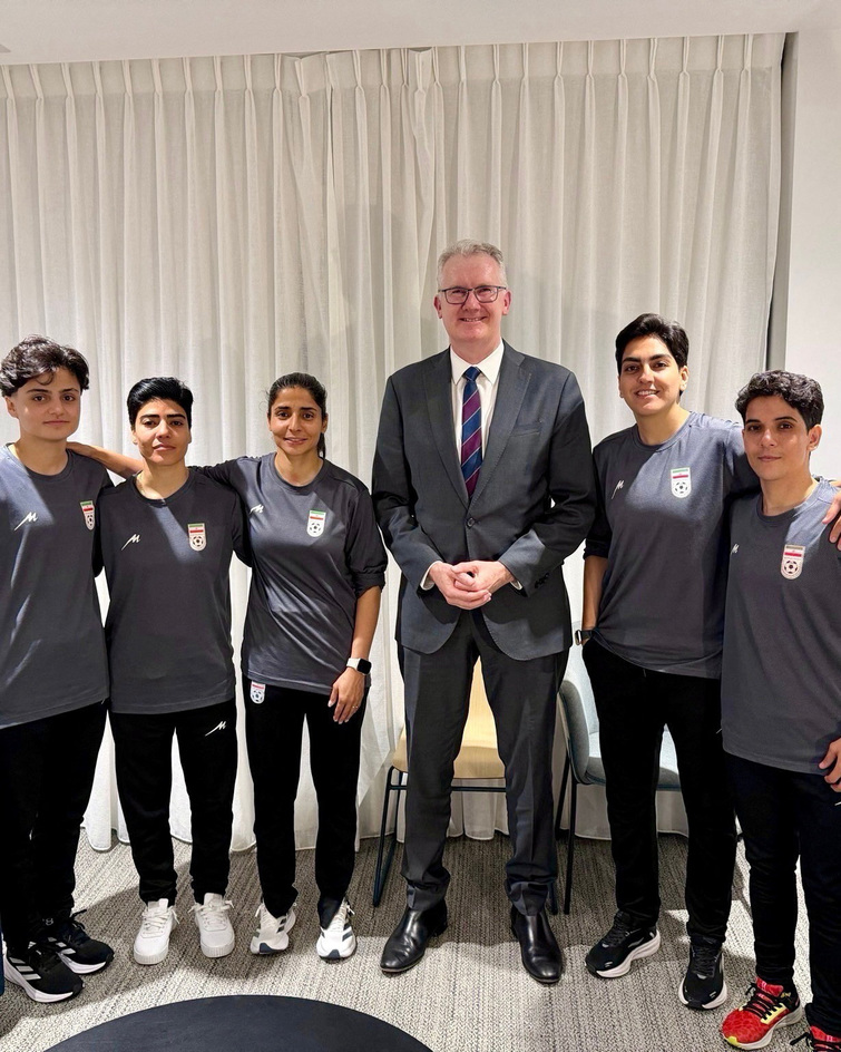 Five Iranian women s soccer players granted humanitarian visas in Australia