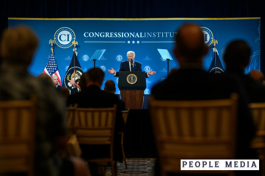 Trump dispatching Iran negotiating team to Pakistan, White House says