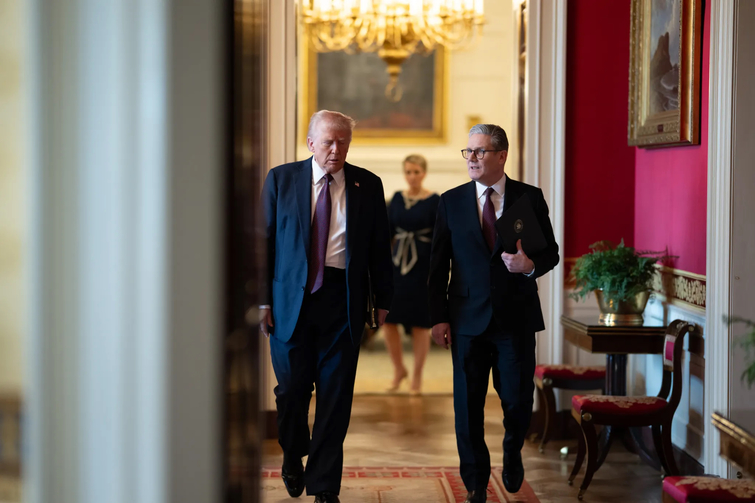 UK s Starmer and Trump discussed military options for Strait of Hormuz