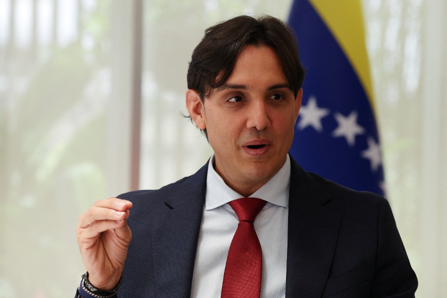 Venezuela debt restructuring to bring country  out of shadows,  central bank chief says