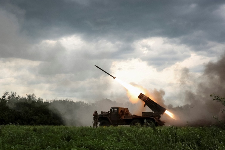 Senior Ukrainian commander sees imminent  turning point  in war
