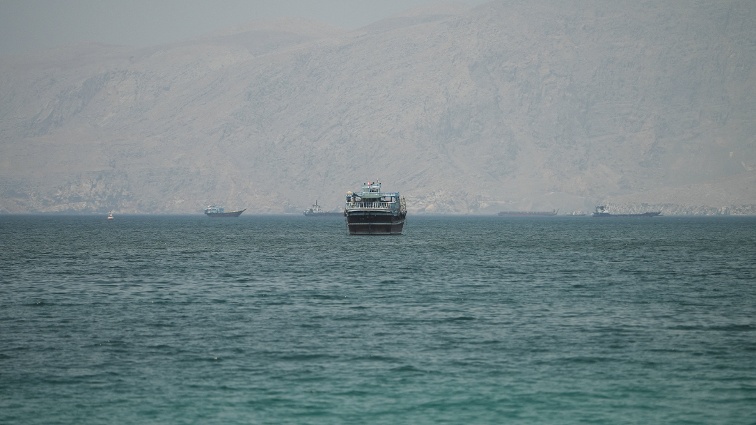 More vessels transit Hormuz, Qatar-linked LNG tankers return, data show