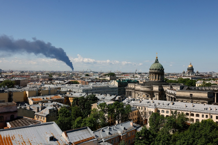 Ukraine strikes oil terminal in St Petersburg as Putin s  Davos  gets under way