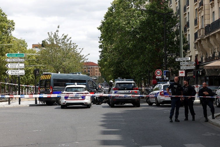French police arrest man after he attacked three women with knives in Paris