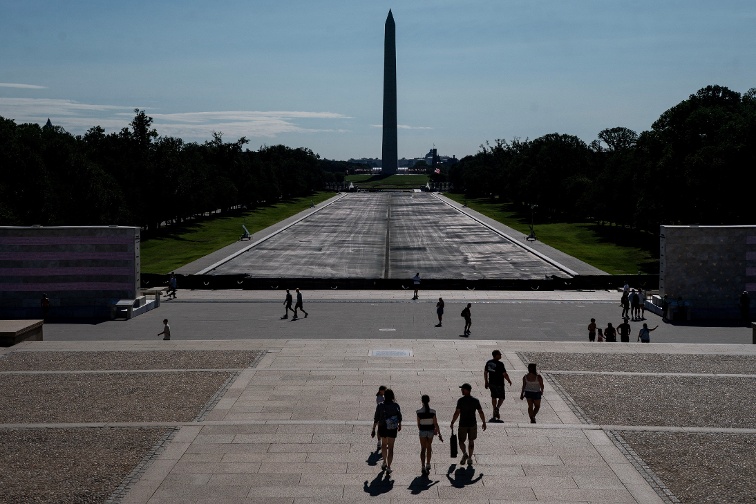 US Justice Department drops case against former US Olympian over Lincoln Memorial Reflecting Pool