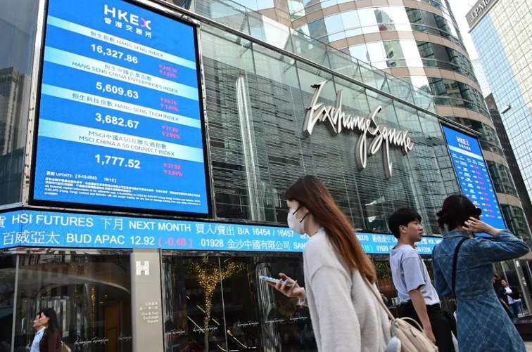 Experts: Hong Kong Transforms into Xianggang, Reduced to a Regular Major City
