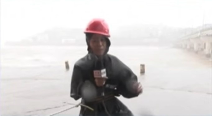 Typhoon White Dolphin Strikes 6,000 Kilometers! The Dangers of Wind, Rain, and Tides Meeting Are Significant