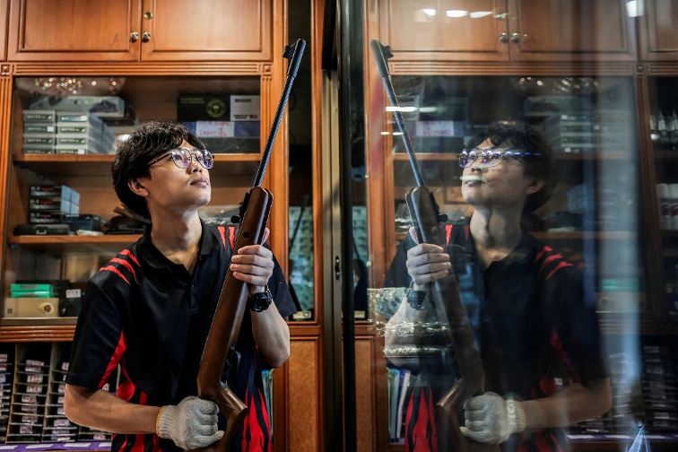In Bangkok s gun district, traders say Thai crackdown misses the mark