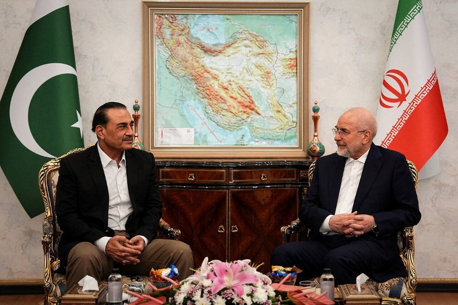 Pakistan and Iran made  significant progress  in talks on conflict, minister says