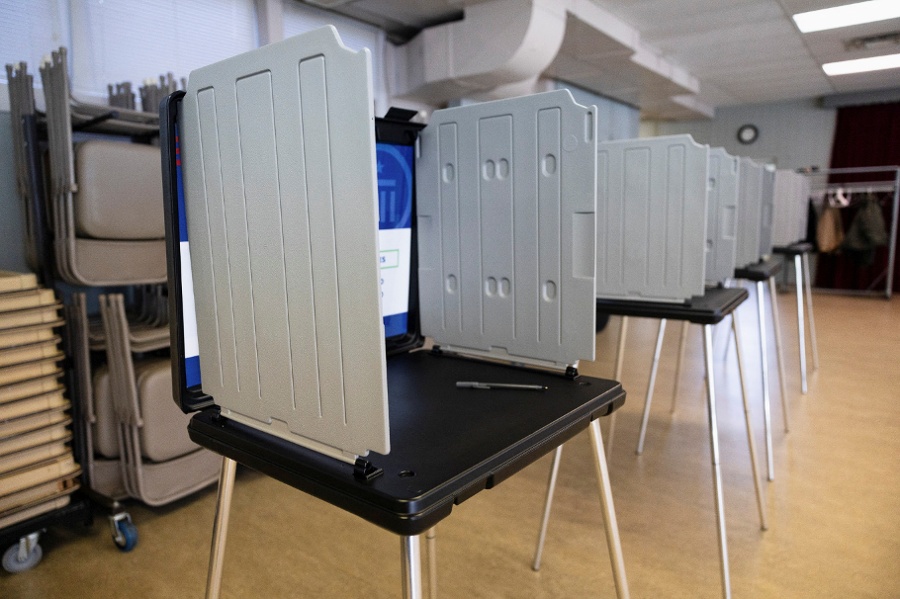 US judge blocks Ohio law requiring proof of citizenship for voter registration