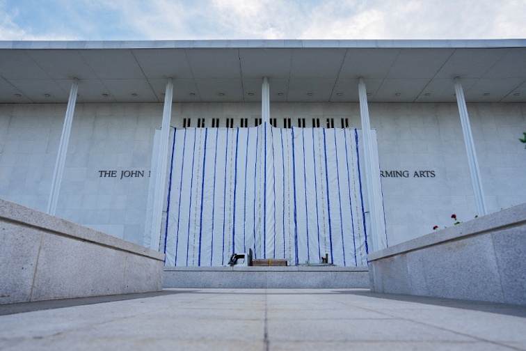 US judge weighs challenge to restore Trump s name to Kennedy Center