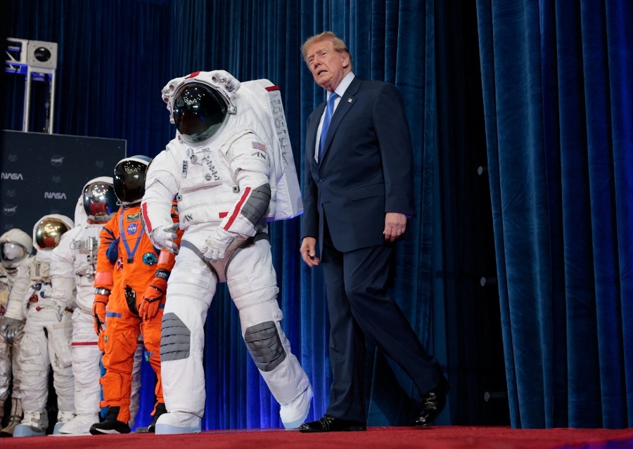 Trump signs order to create a U.S. Space Academy