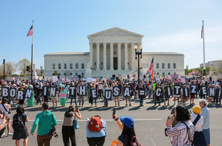 US judge blocks Trump s newest order limiting birthright citizenship
