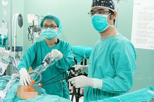 Henan: 4-Year-Old Girl Undergoes Surgery on Right Eye, Left Eye Also Operated On