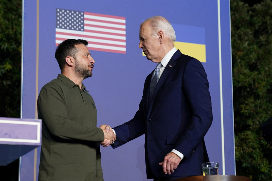 Biden allows Ukraine to use US arms to strike inside Russia