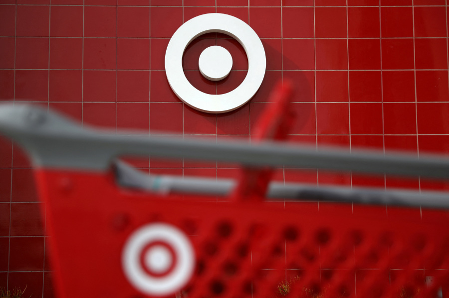 Analysis-Target s holiday advertising push will only take it so far, investors say