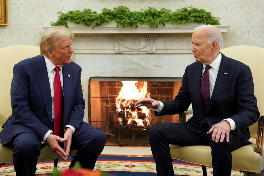 Biden, Trump send different Christmas messages