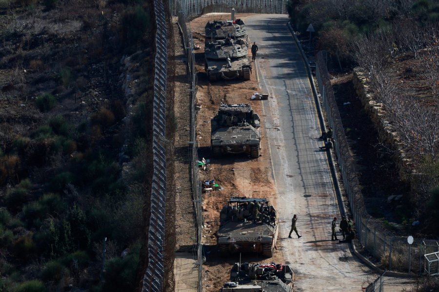 Israel says it will destroy Syria s heavy strategic weaponry