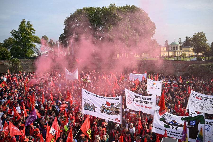 Volkswagen Workers Threaten Strikes to Fight  Historic Mistake  of Plant Closures