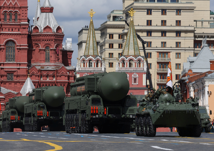 Kremlin Says Changes to Russia s Nuclear Policy Are a Signal to the West